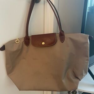 Longchamp Medium tote, use anywhere for any event